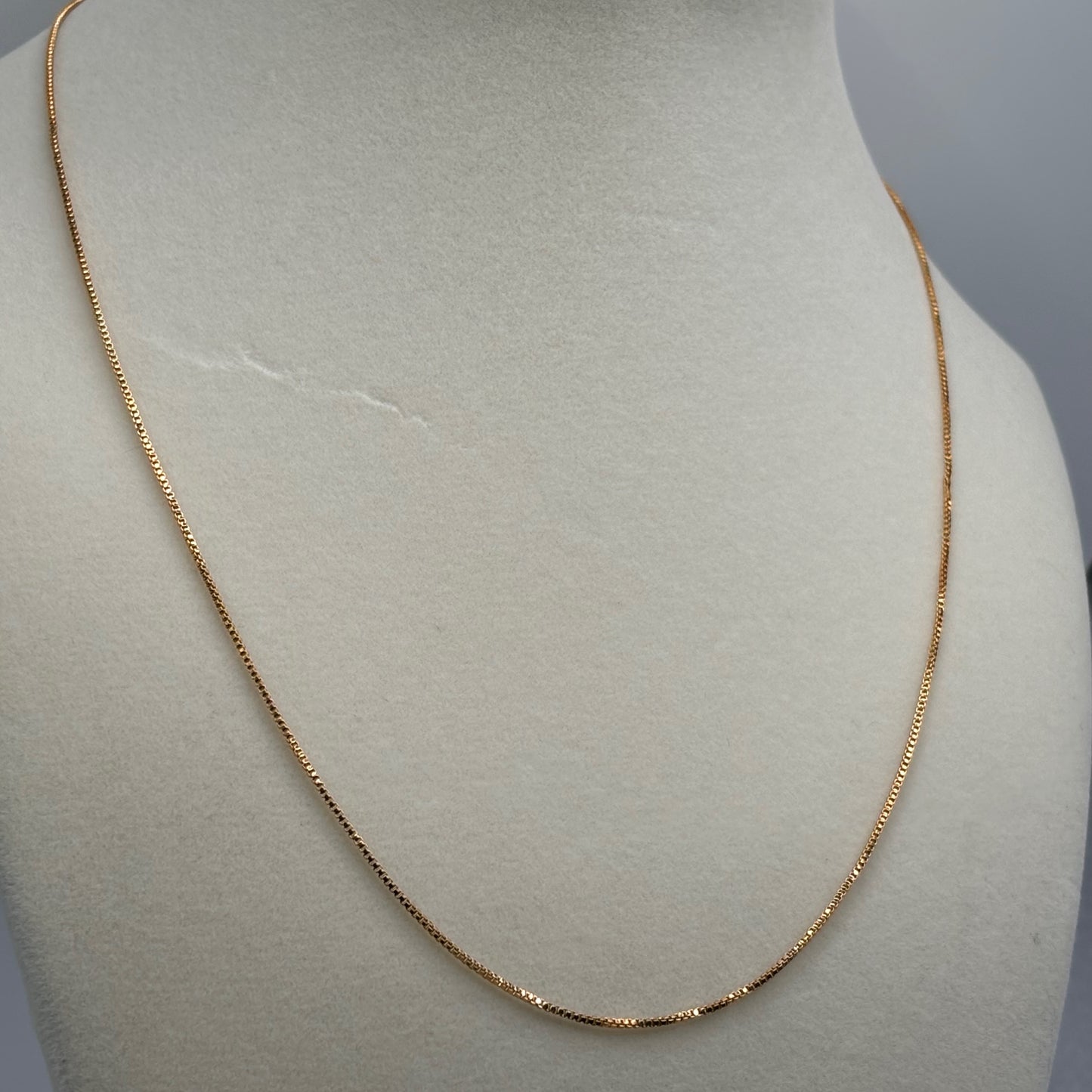 Classic Simplicity: The Sleek Gold Elegant Rope Chain Necklace