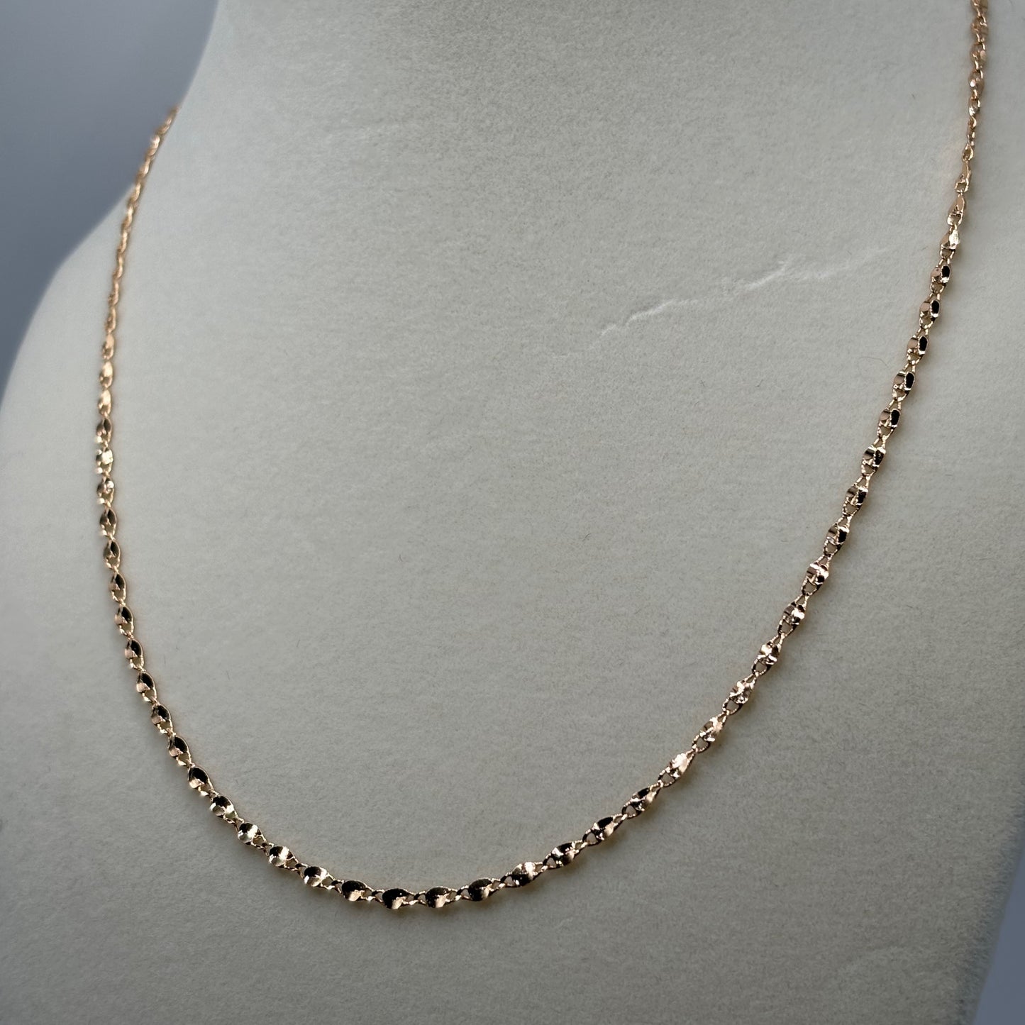 Gleaming Elegance: The Gold Foil Link Necklace