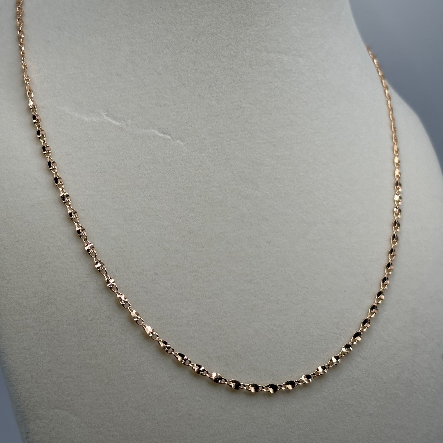 Gleaming Elegance: The Gold Foil Link Necklace